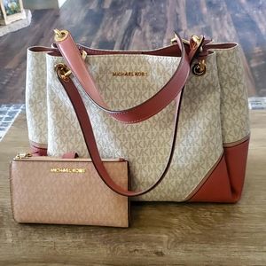 Micheal Kors purse and Wallet